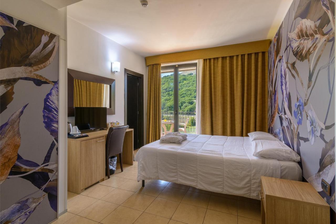 Hotel Terme Capasso 쿤투르시 외부 사진